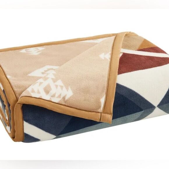 Brand New! Pendleton Reversible Plush Throw-Serrado - Picture 4 of 5